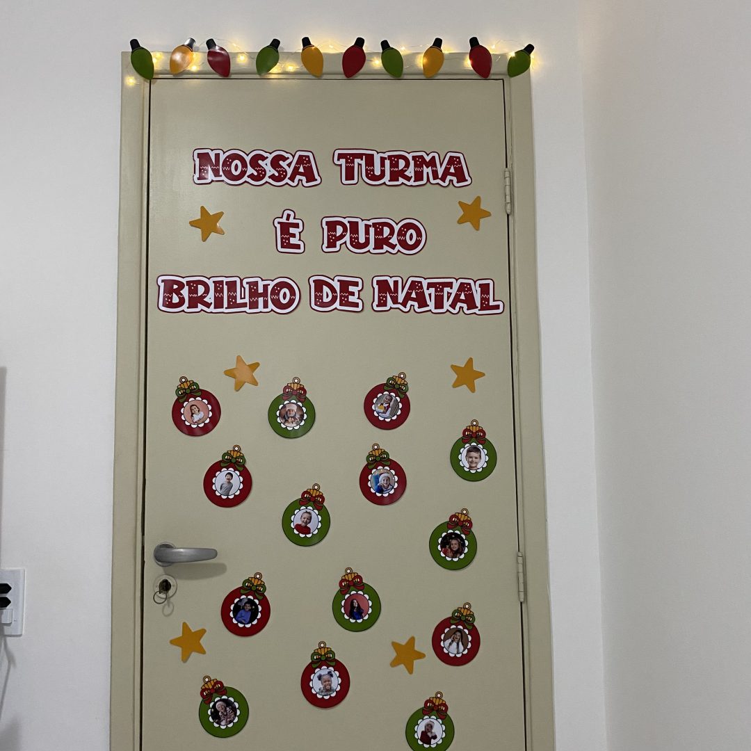 Decoração de porta “Brilho de Natal”